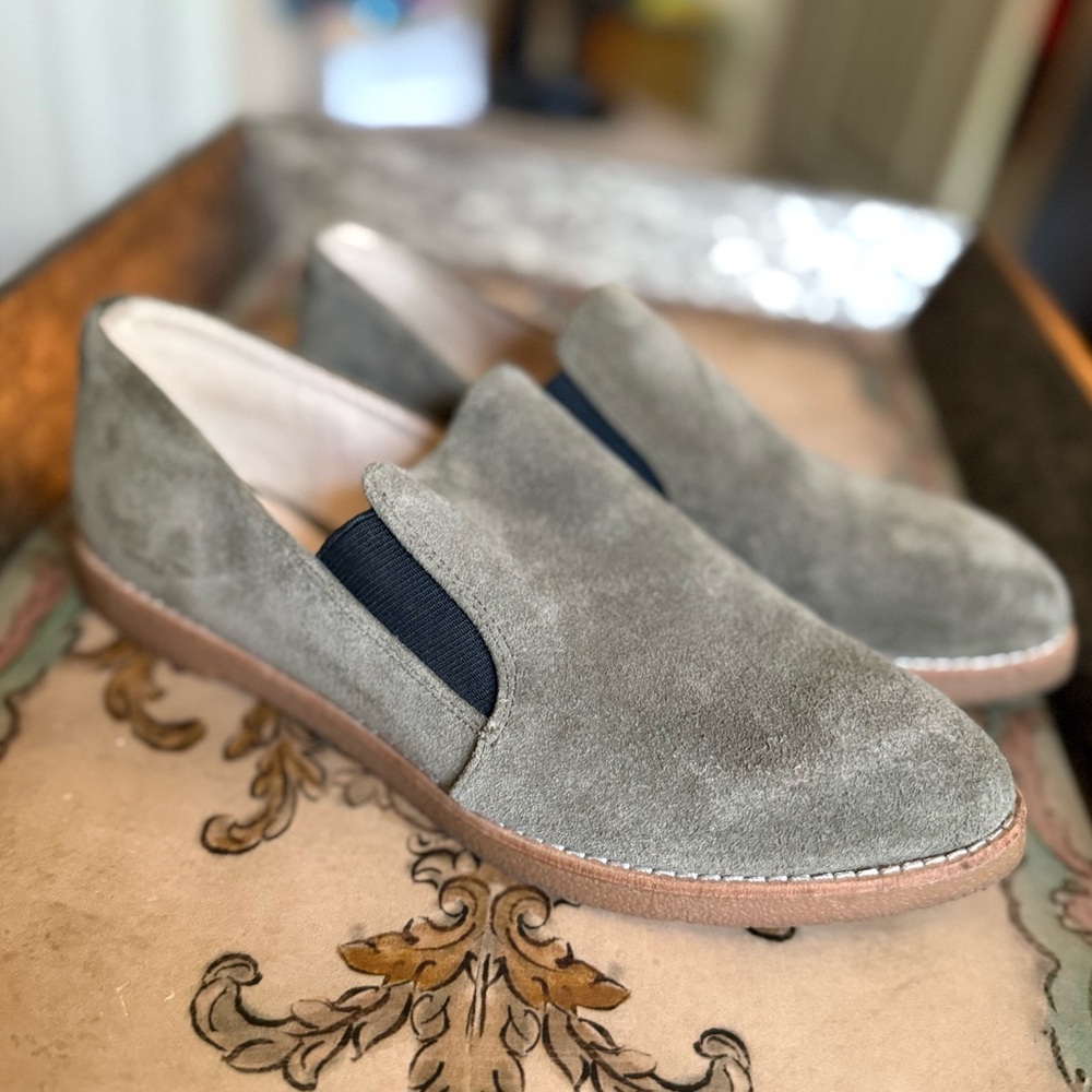 Women’s Nine West Light Olive Green Suede Slip-Ons, Sz 7